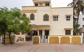 Oyo Eden Residency